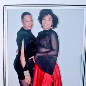 Meet your Posher, Rona